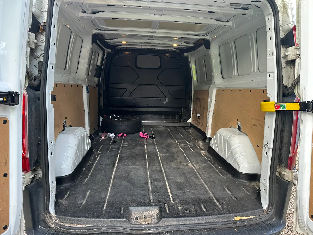 FORD TRANSIT CUSTOM LWB TREND - Image 4