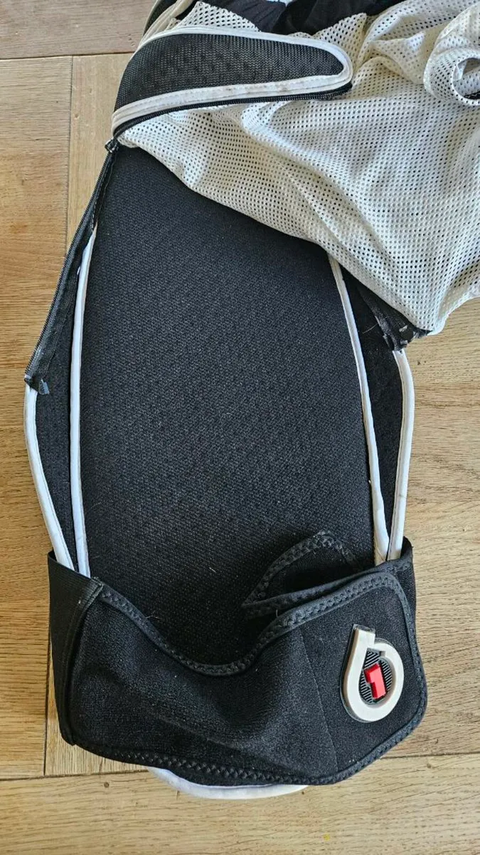 661 Body Armour Adult Sm - Image 3