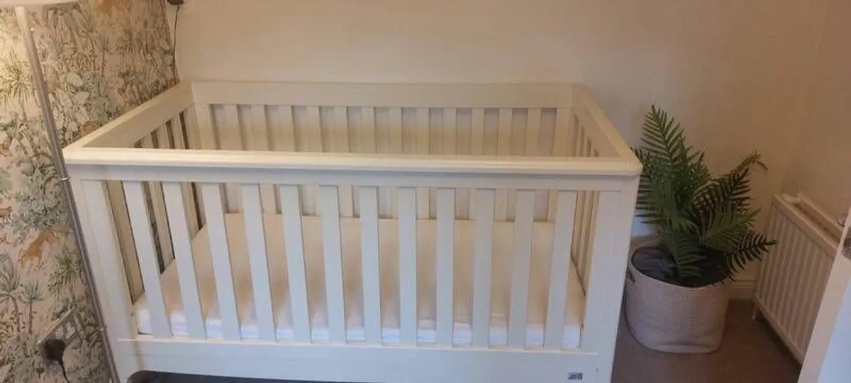Cotbed and Chest of Drawers - Image 1