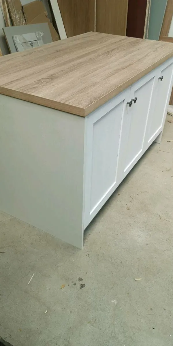 Kitchen island - Image 3