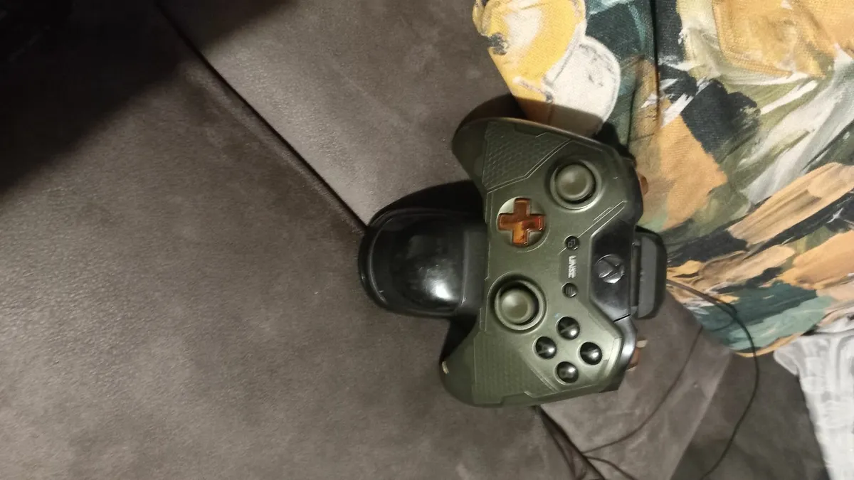 Xbox one + 4 game's - Image 4