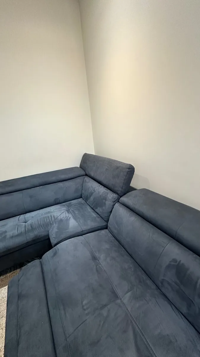 Couch - Image 3