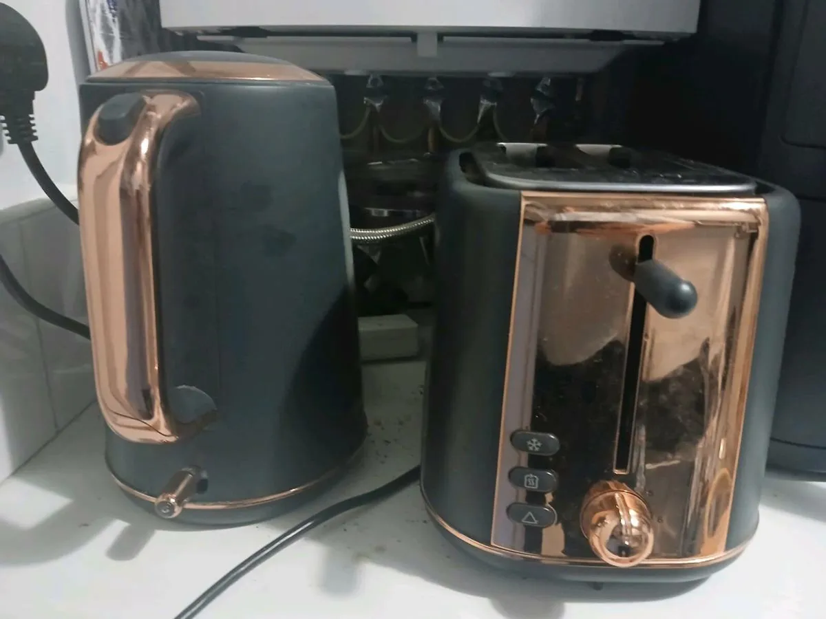 Kenwood kettle and toaster - Image 1