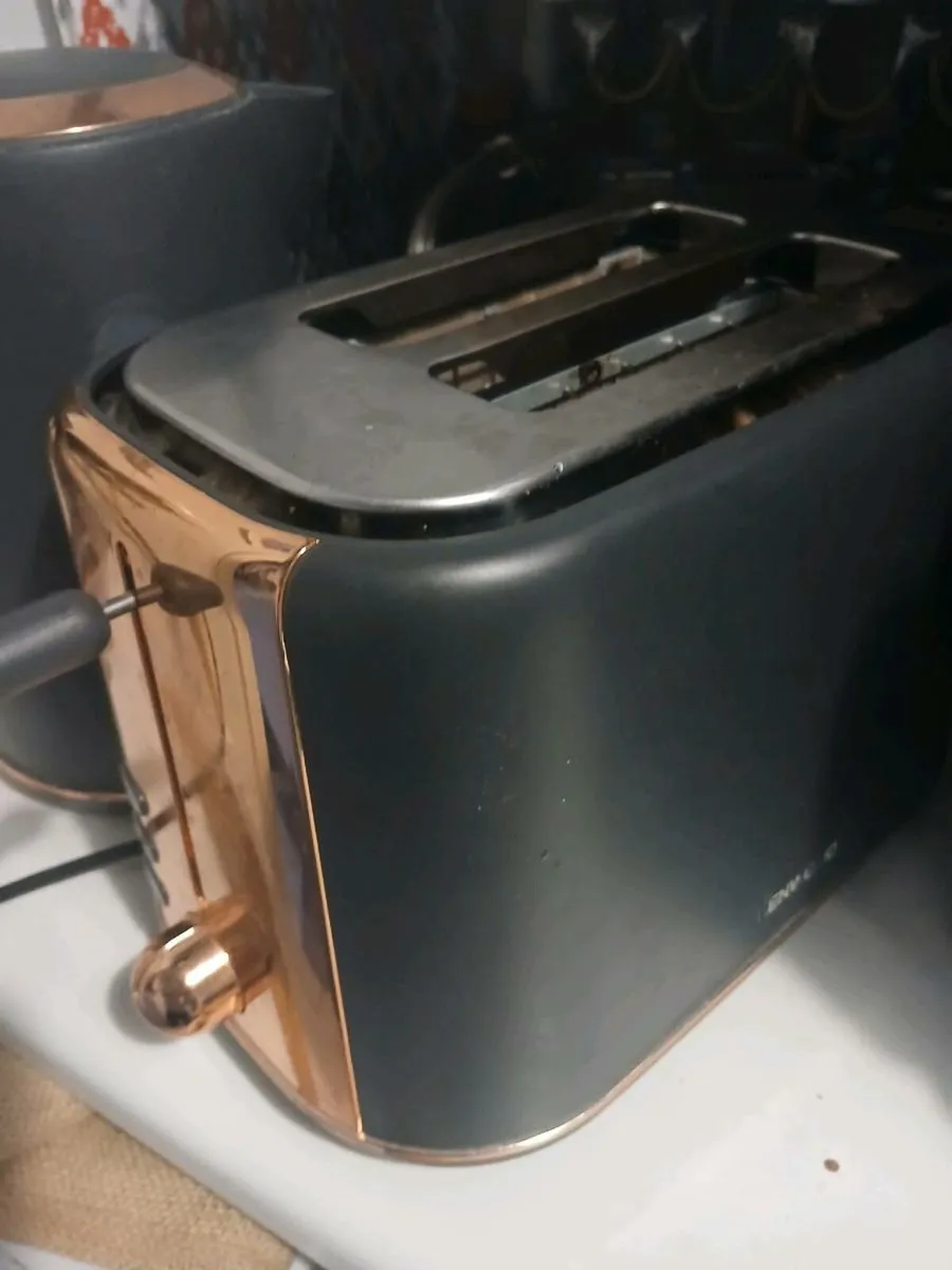 Kenwood kettle and toaster - Image 3
