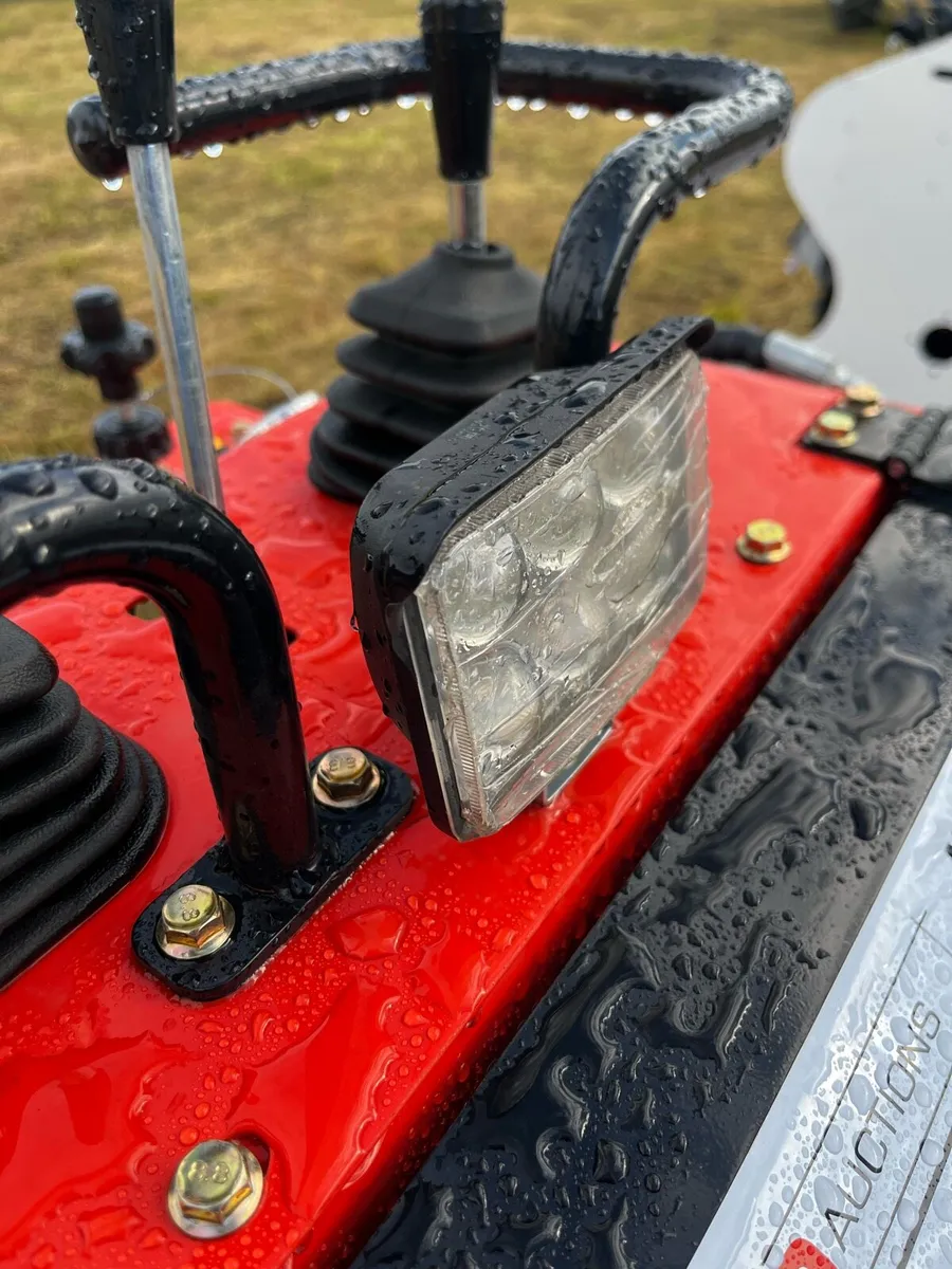 Skidsteer ride on - cheap quick sale - Image 4