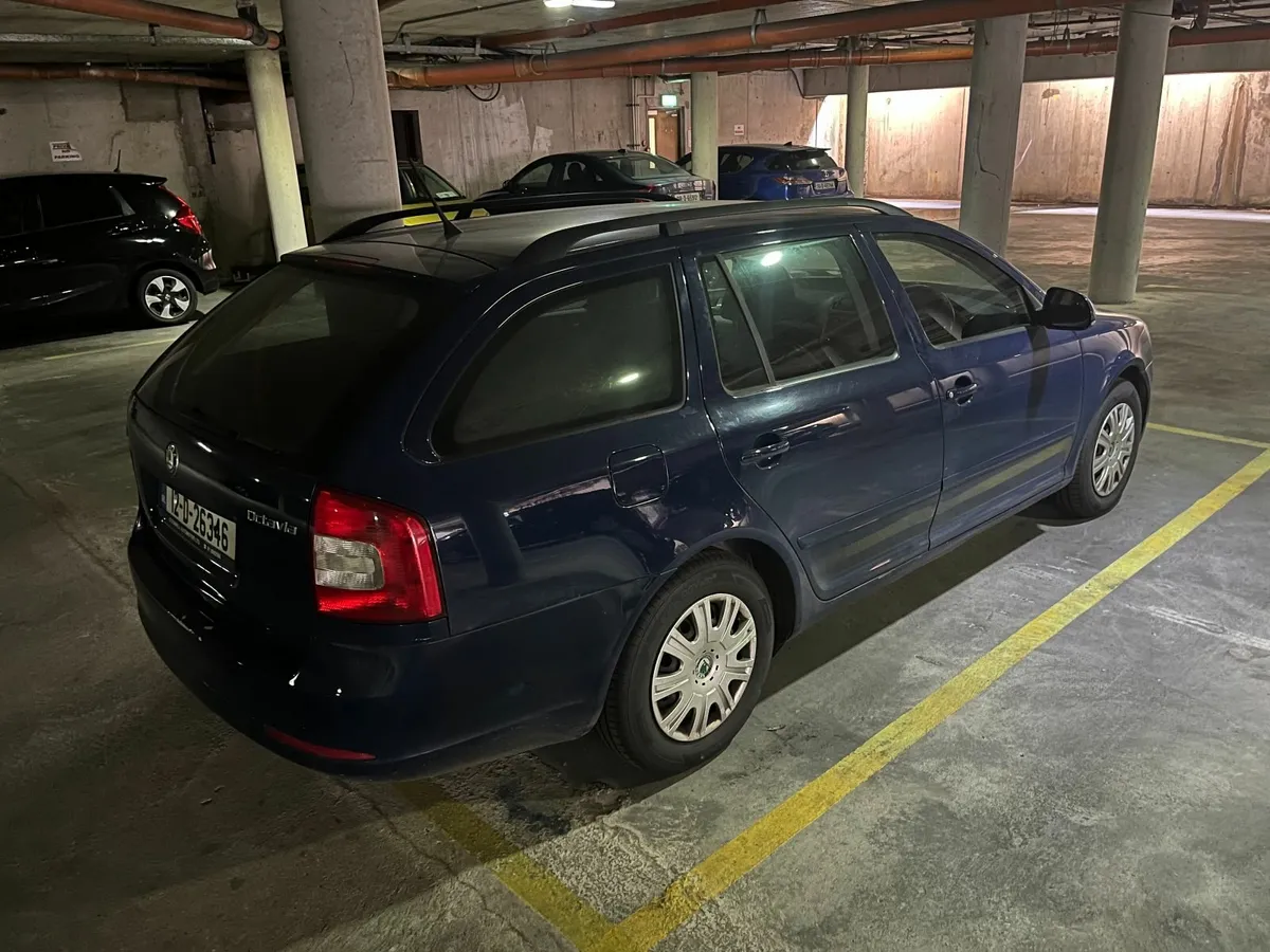 Skoda Octavia 2012 - Image 2
