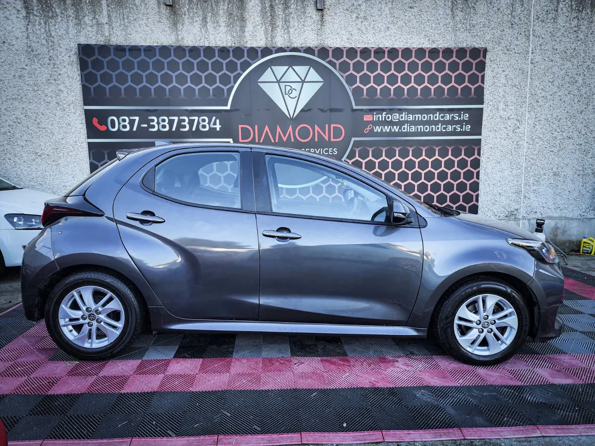 2022 TOYOTA YARIS 1L LUNA - Image 2