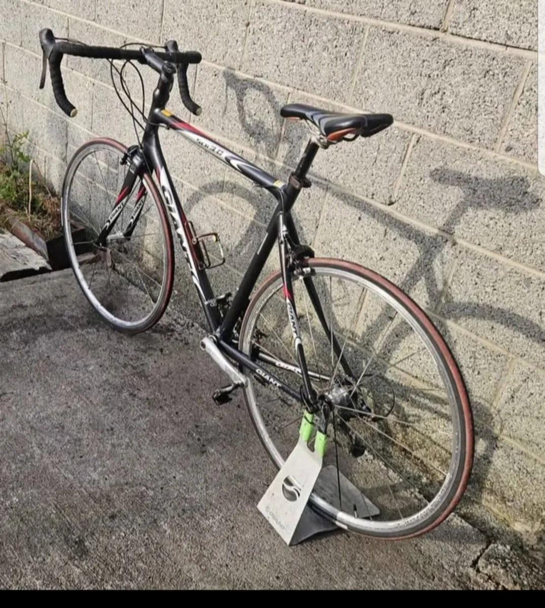 Giant SCR road bike - Image 4