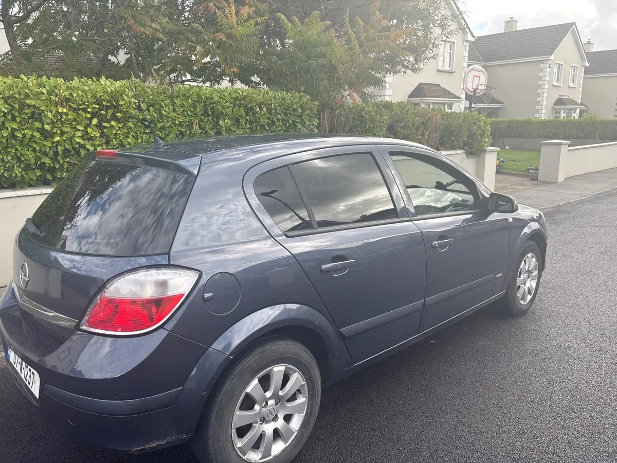 Opel Astra 2007 - Image 2