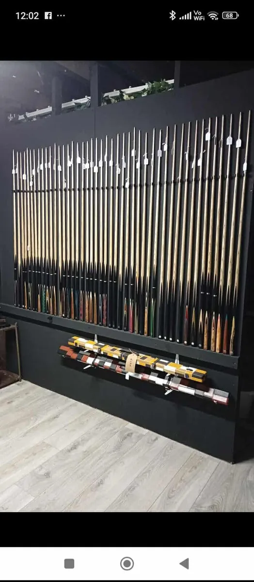 Snooker and Pool cues, cases and accessories - Image 1