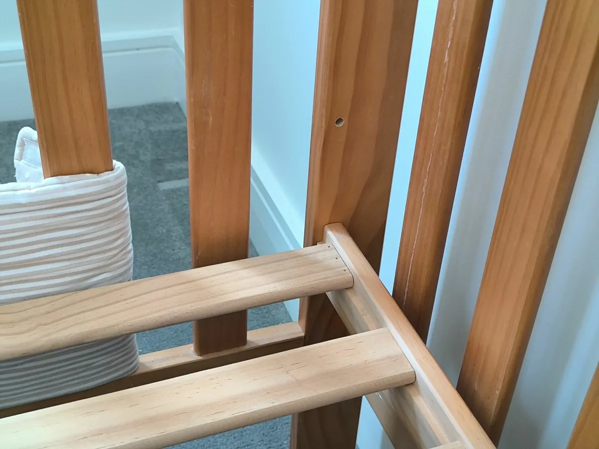 Baby height adjustable crib with mattress - Image 2