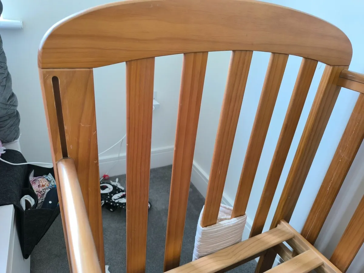 Baby height adjustable crib with mattress - Image 4