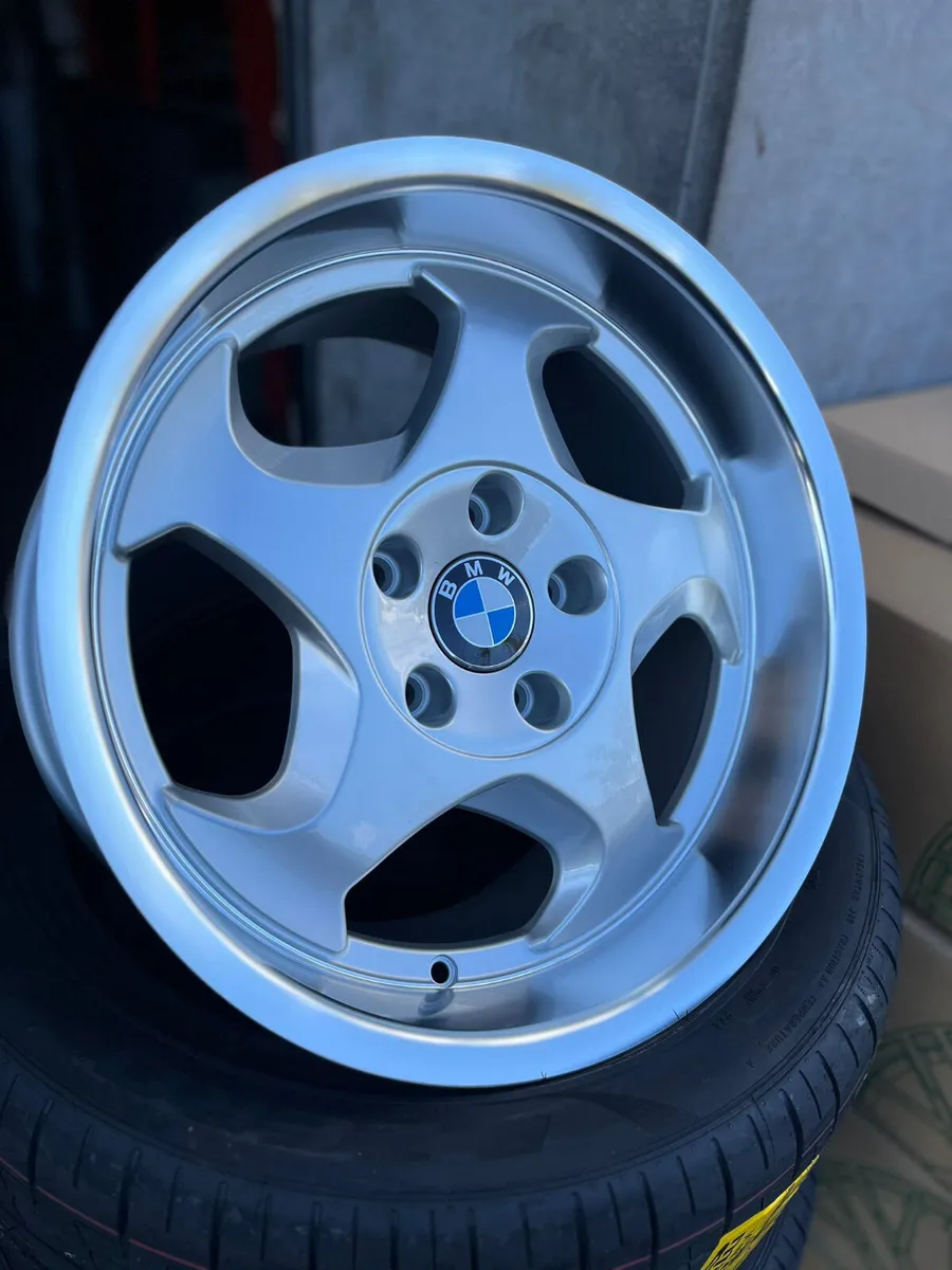 8x17 + 9.5x17 Bmw wheels
