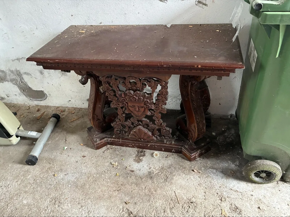 Mahogany tables, beautiful designs - Image 1