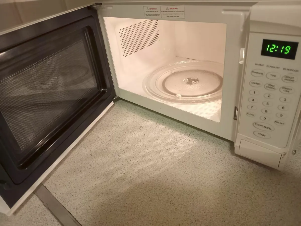 microwave - Image 2