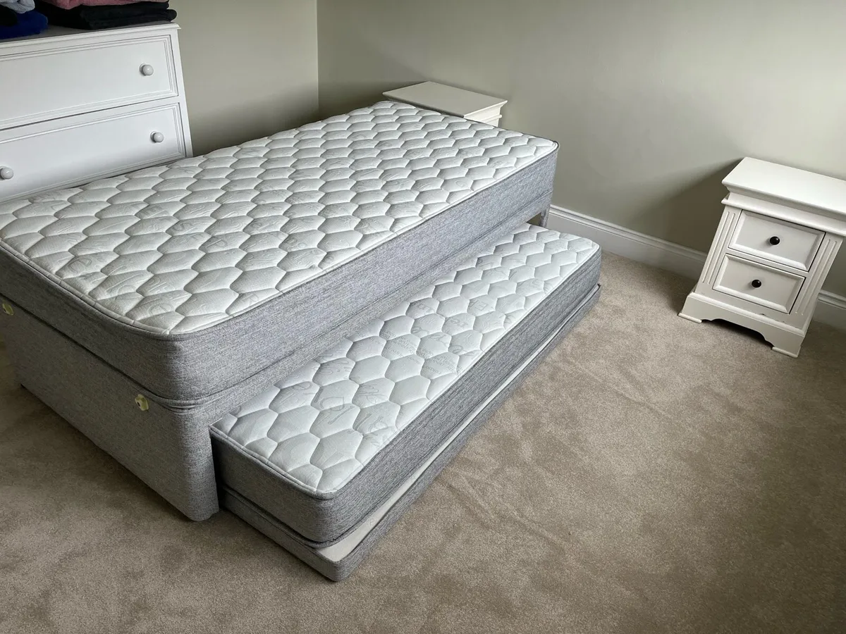 Childrens’ single bed with slide out trundle bed - Image 2