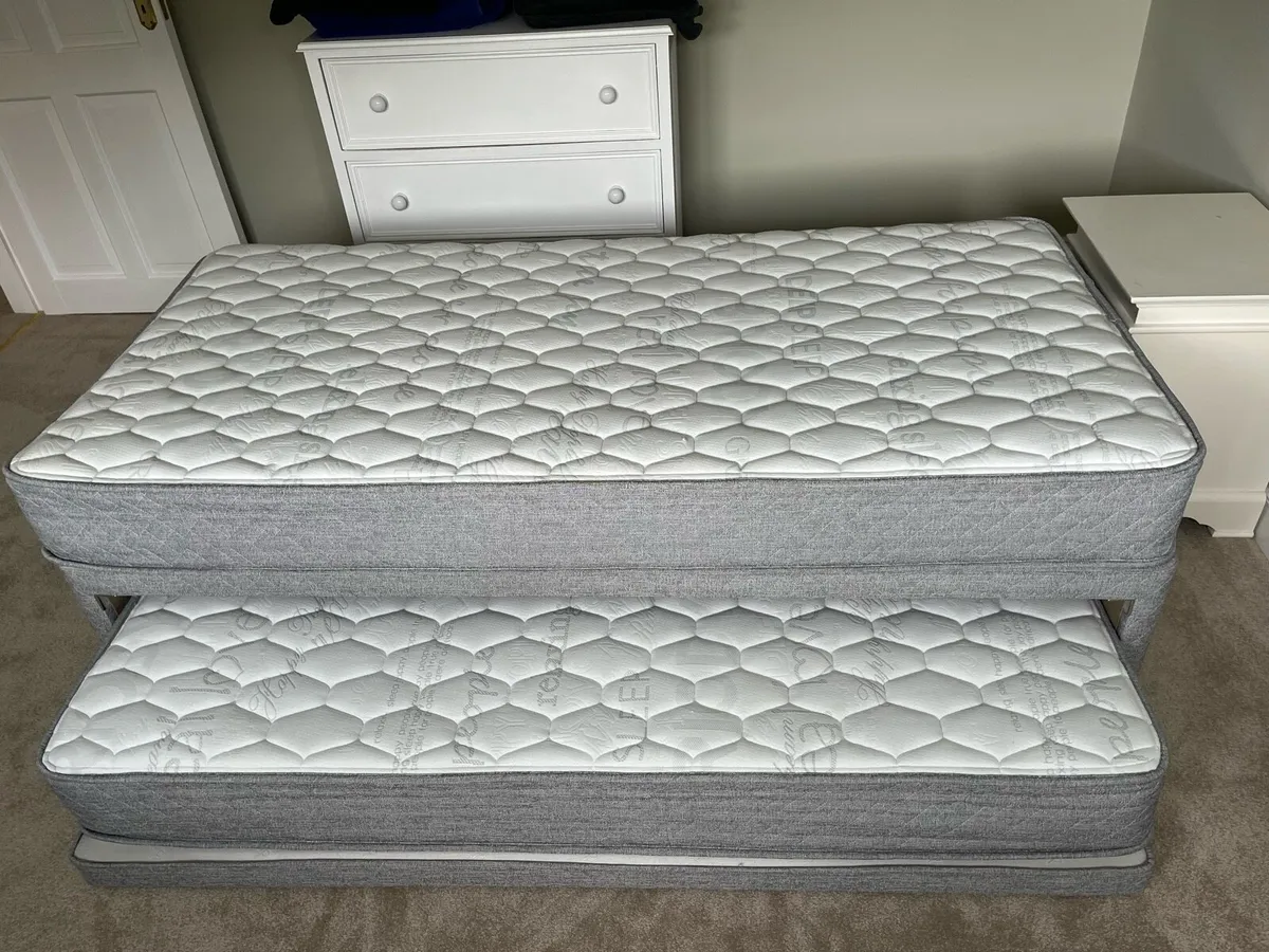 Childrens’ single bed with slide out trundle bed - Image 3
