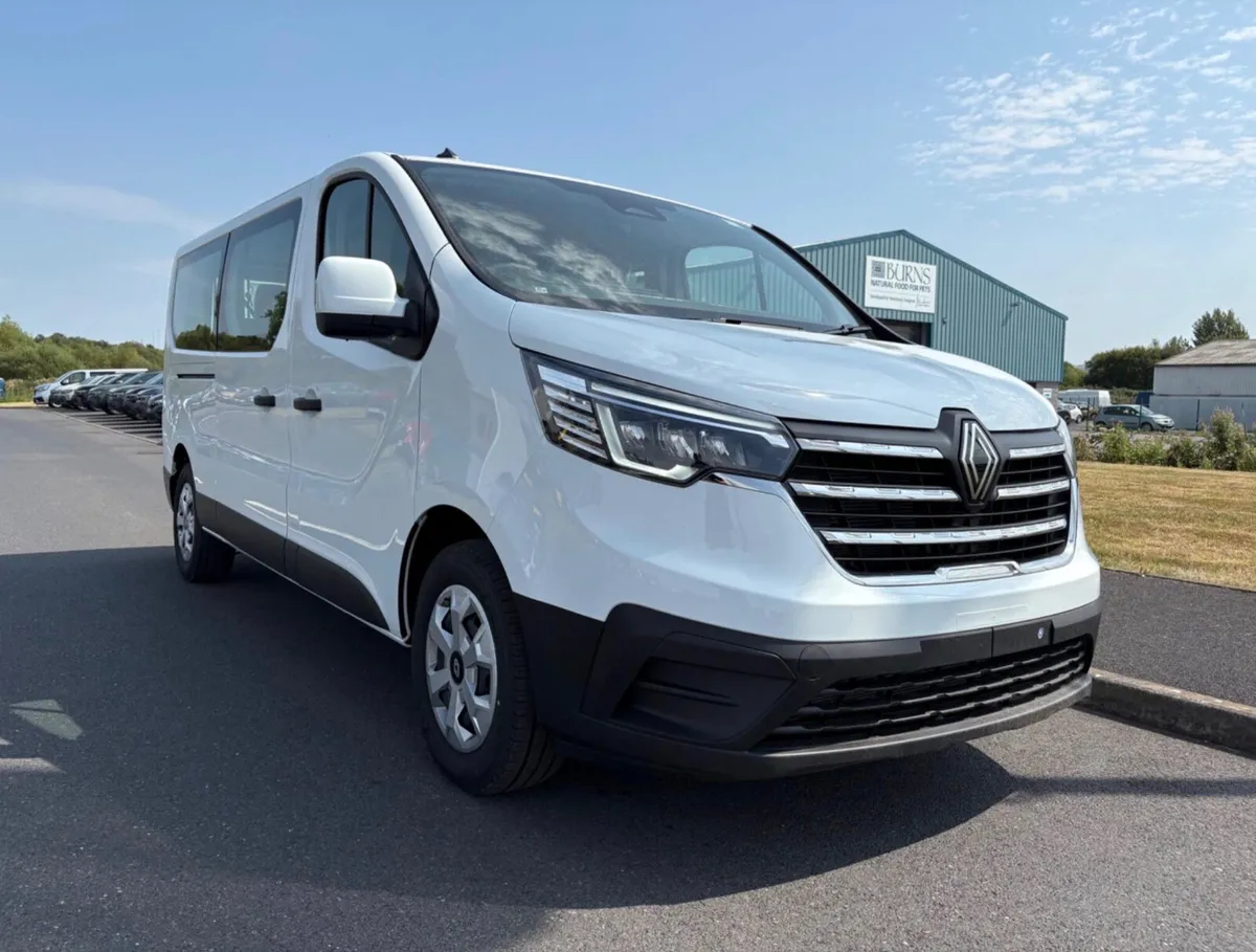 2022 (222) RENAULT TRAFIC LWB 9 SEATER 2.0 150BHP - Image 1