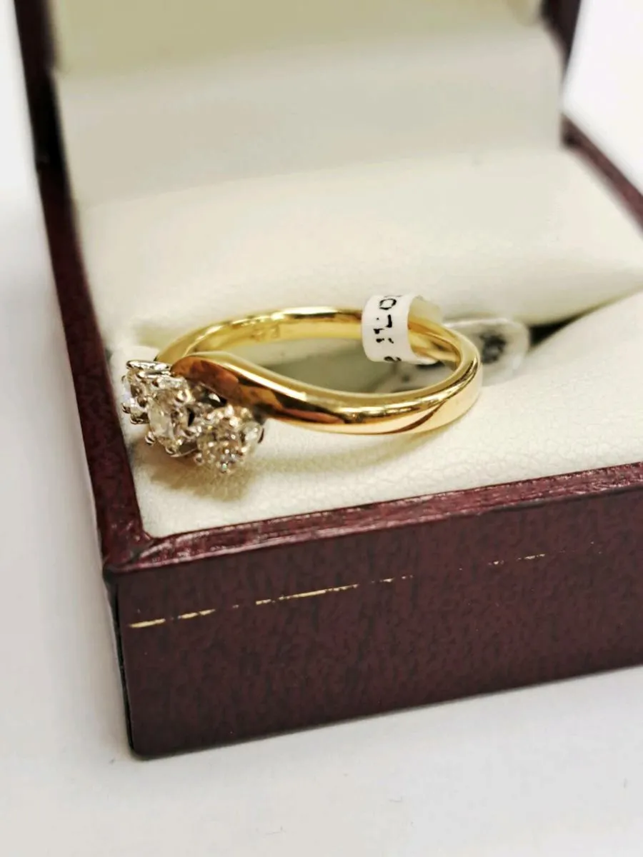18K Gold Diamond Ring 18CT - Image 2