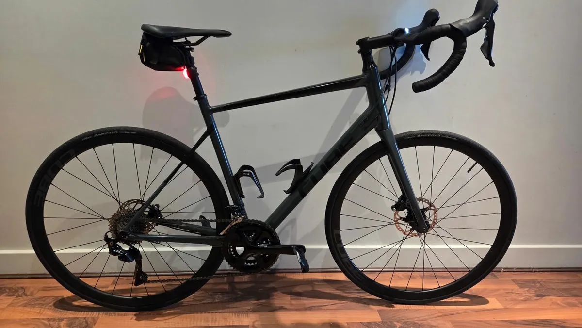 Cube Attain SL road bike - Image 1