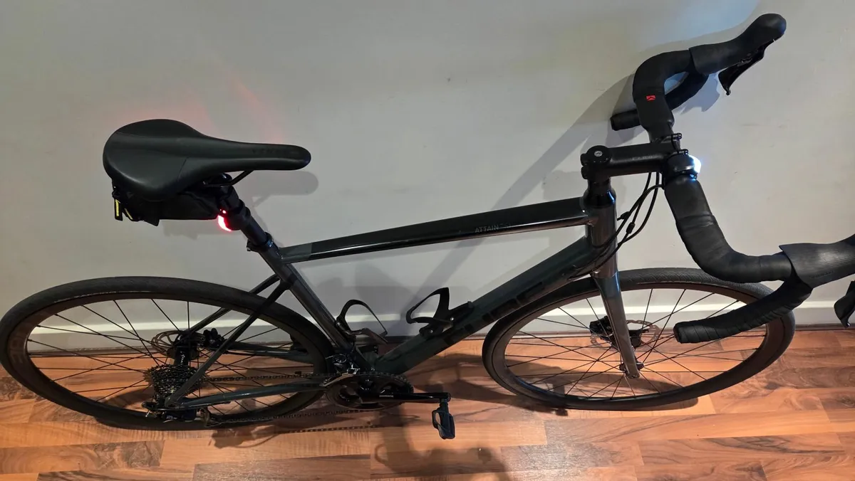 Cube Attain SL road bike - Image 2