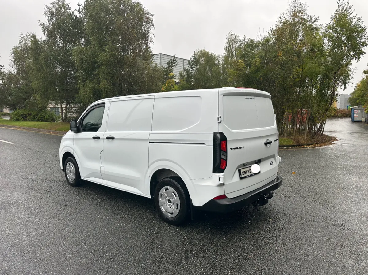 2025 Ford transit custom trend - Image 4