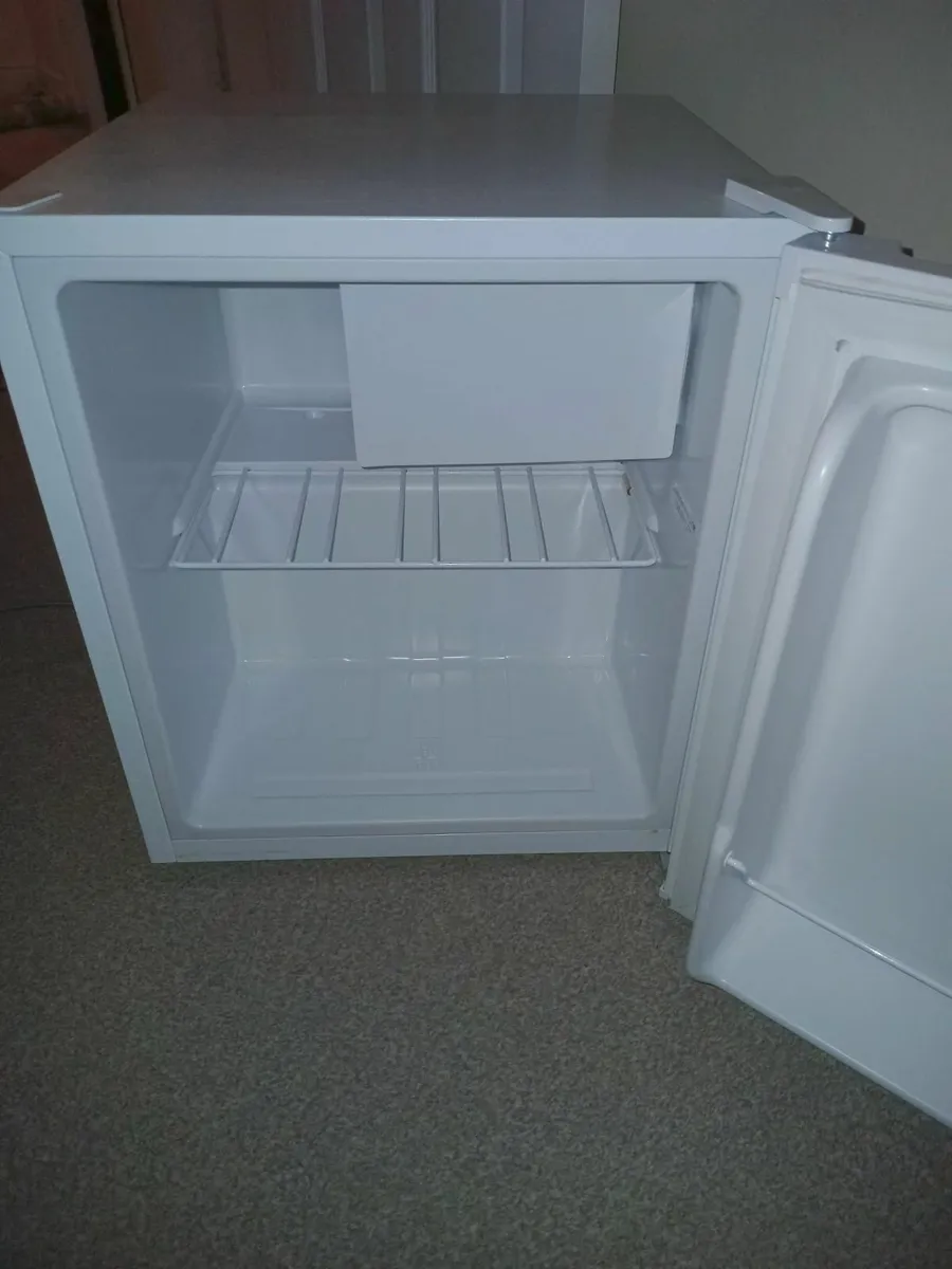 mini fridge - Image 2