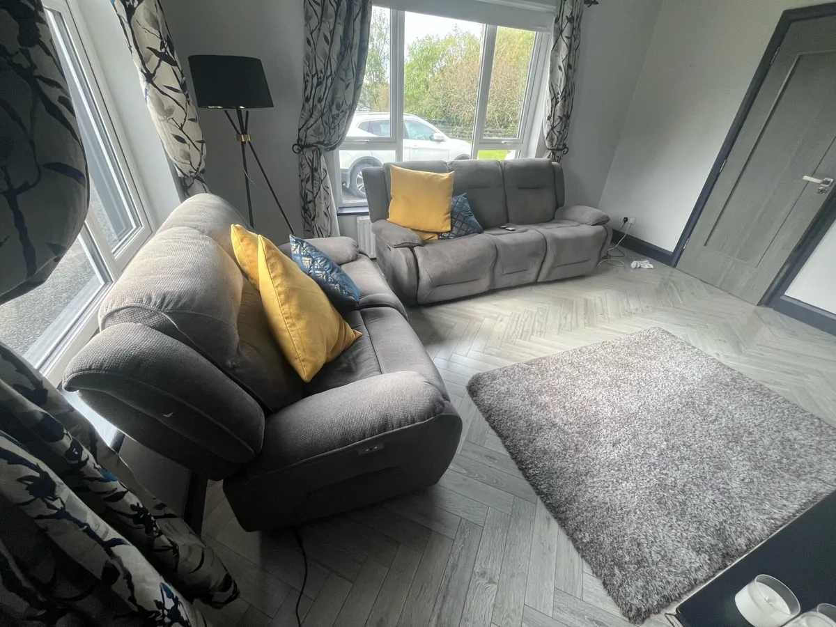Matching 3 seater & 2 seater couch - Image 3