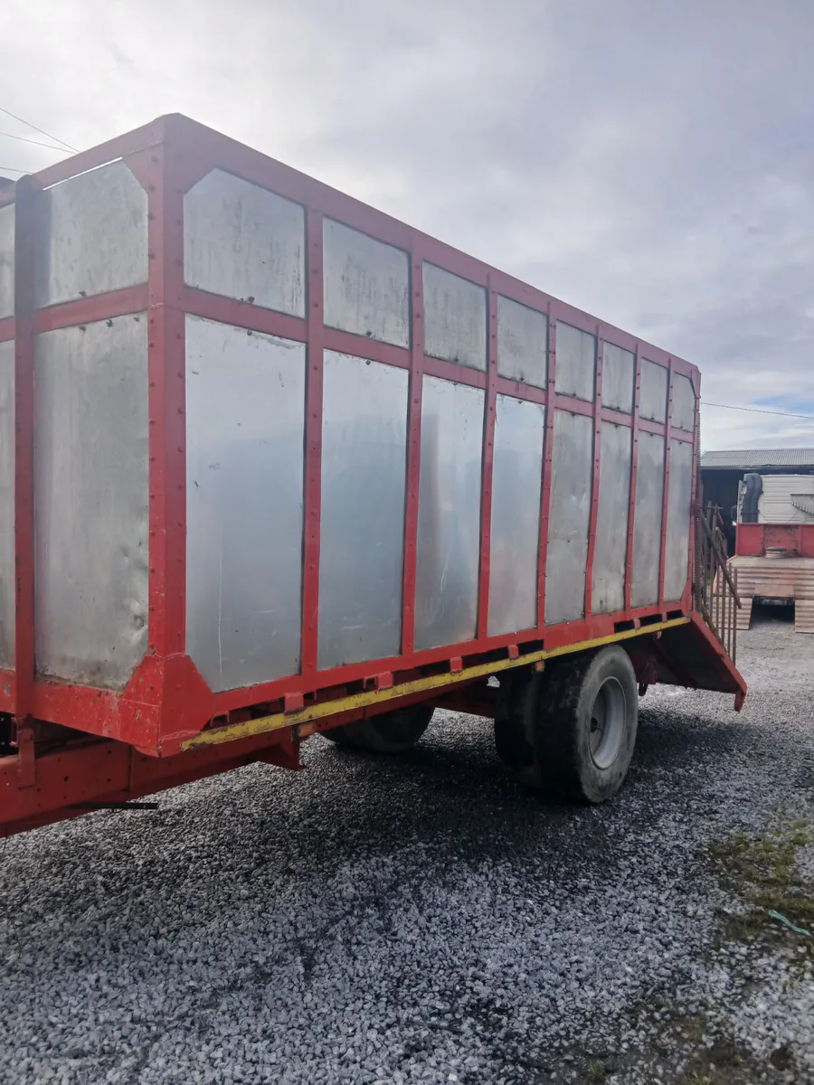 16x7 cattle trailer for sale. - Image 2