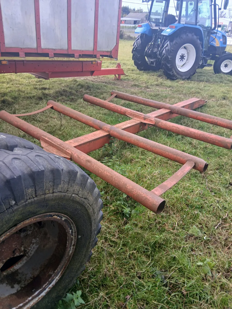 6 bale trailer for sale - Image 4