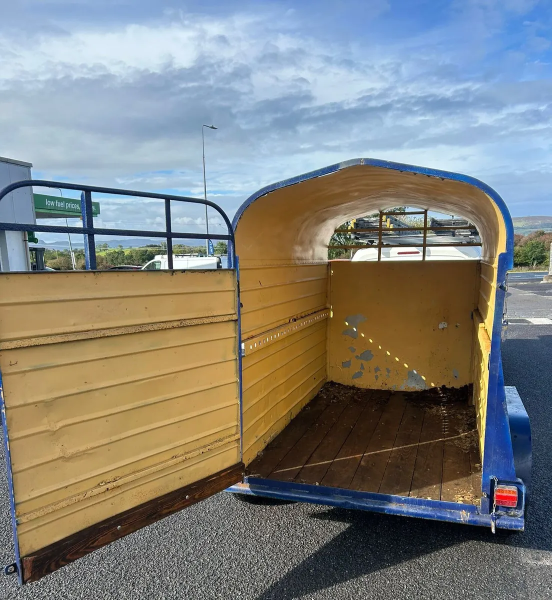 8by4f5 cattle trailer for sale - Image 3