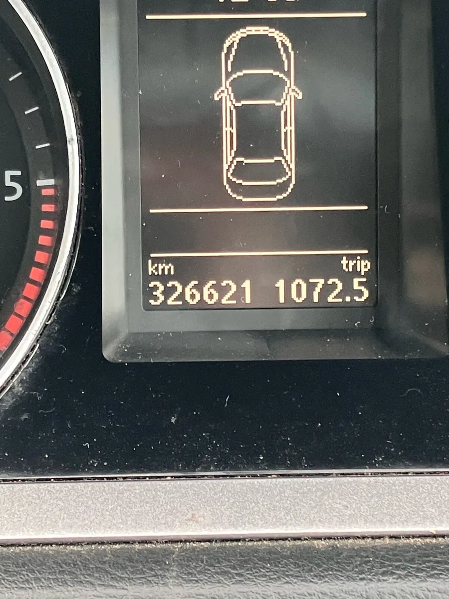 Volkswagen Passat - Image 2