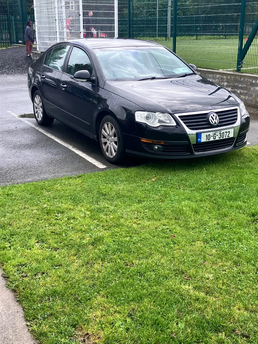Volkswagen Passat - Image 1