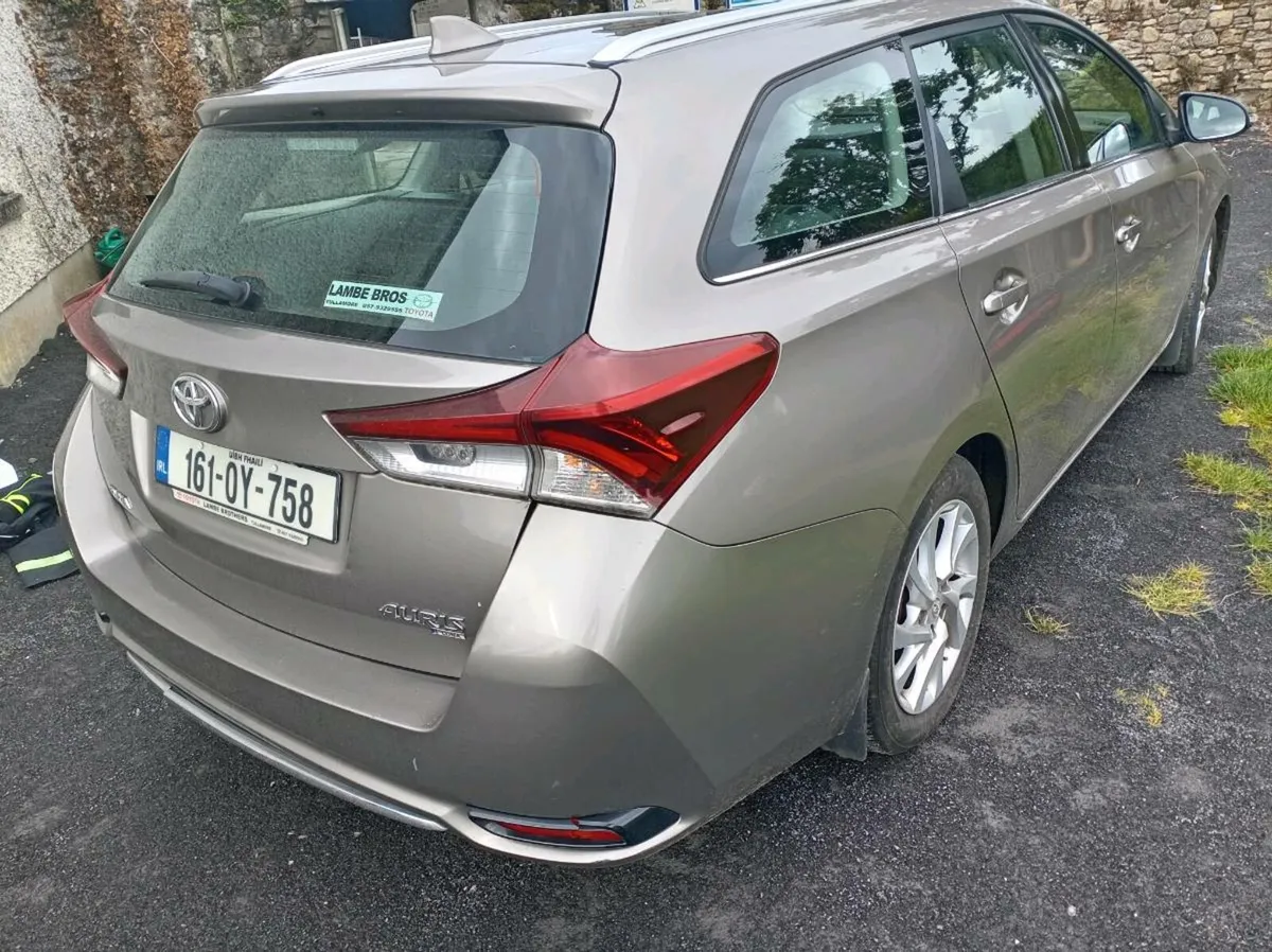 Toyota Auris - Image 2