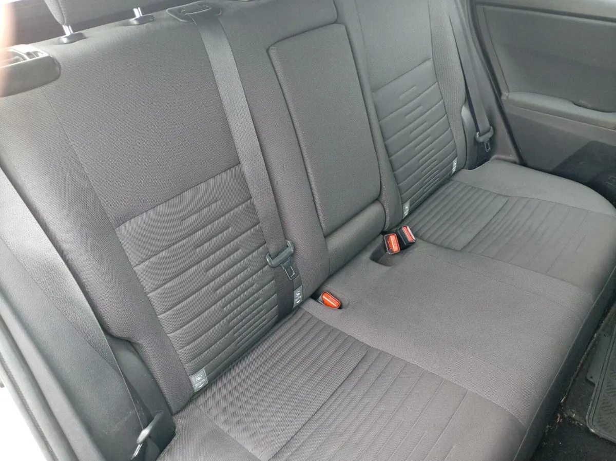 Toyota Auris - Image 4