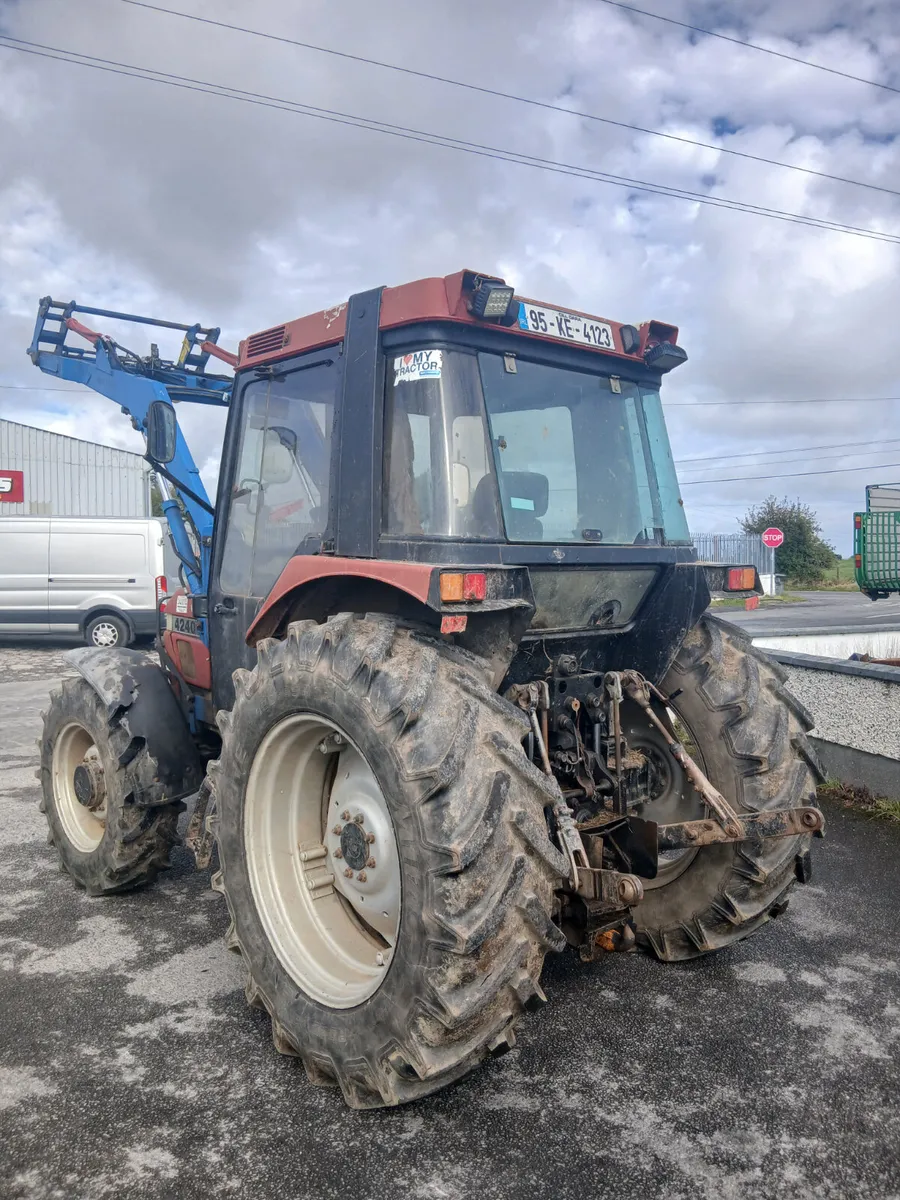1995 case 4240 c/w loader for sale. - Image 4