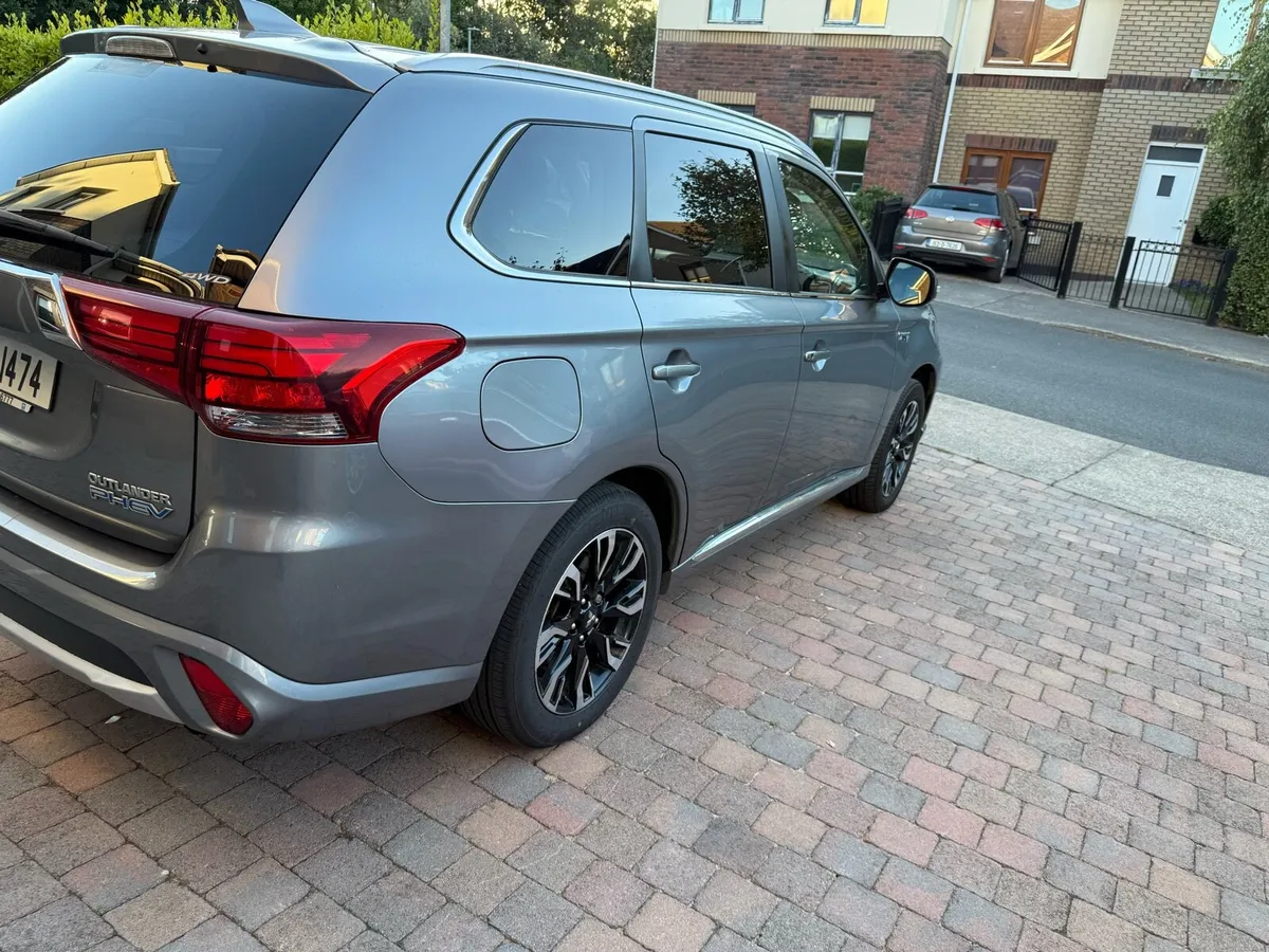 PHEV NCT 11/26 FULLY LOADED - Image 3
