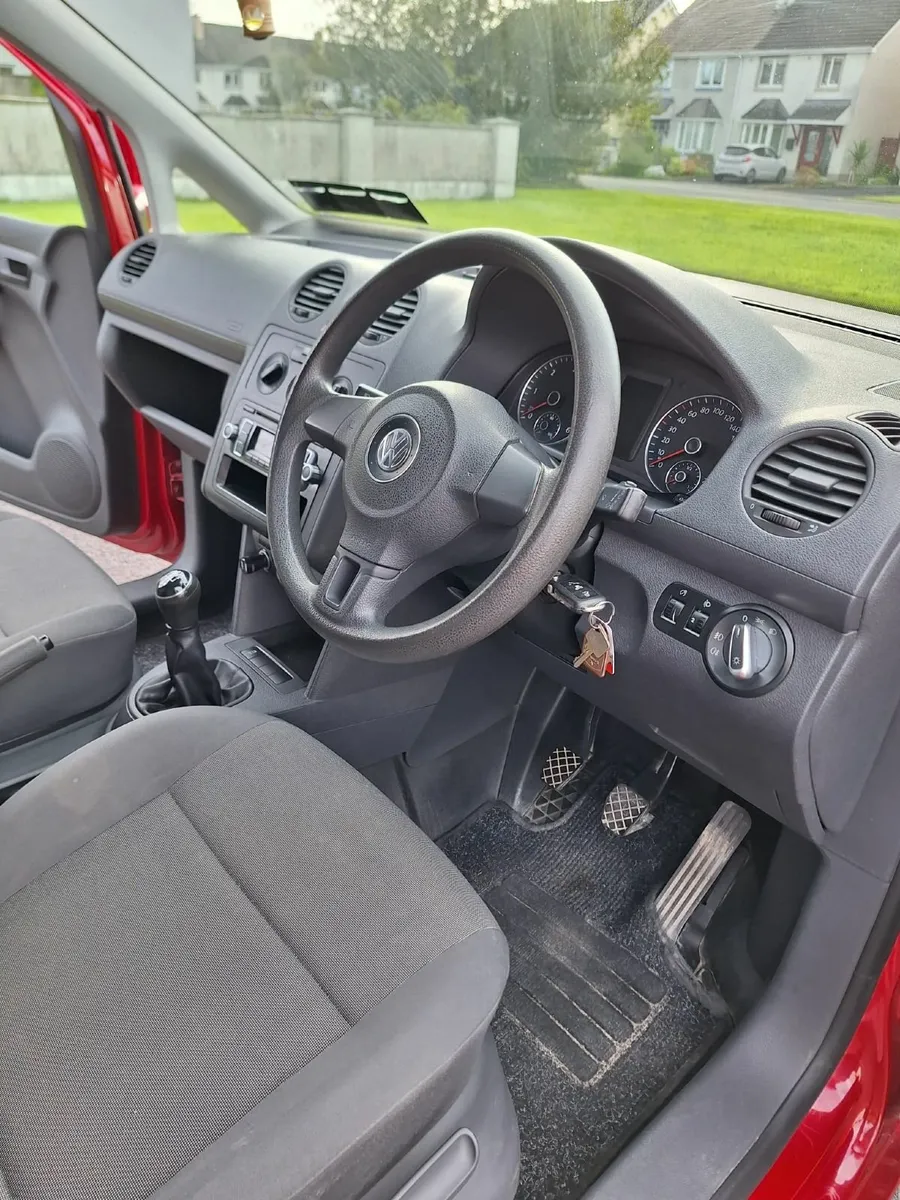 Volkswagen Caddy 2014 - Image 2