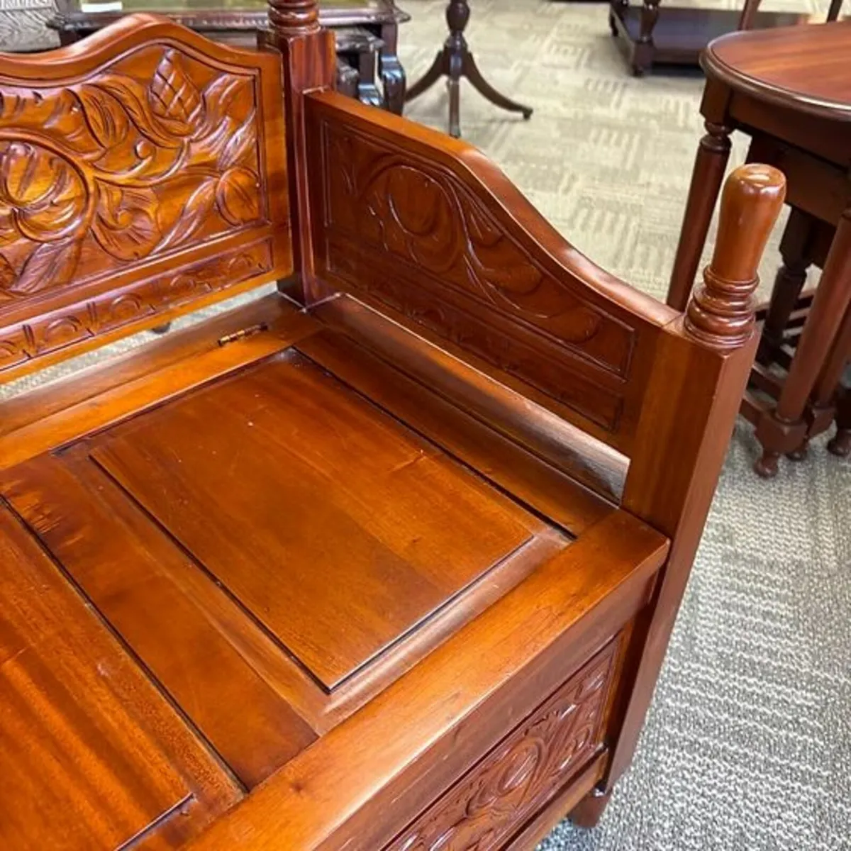 Beautiful ornate hall seat with storage. Excellent - Image 3