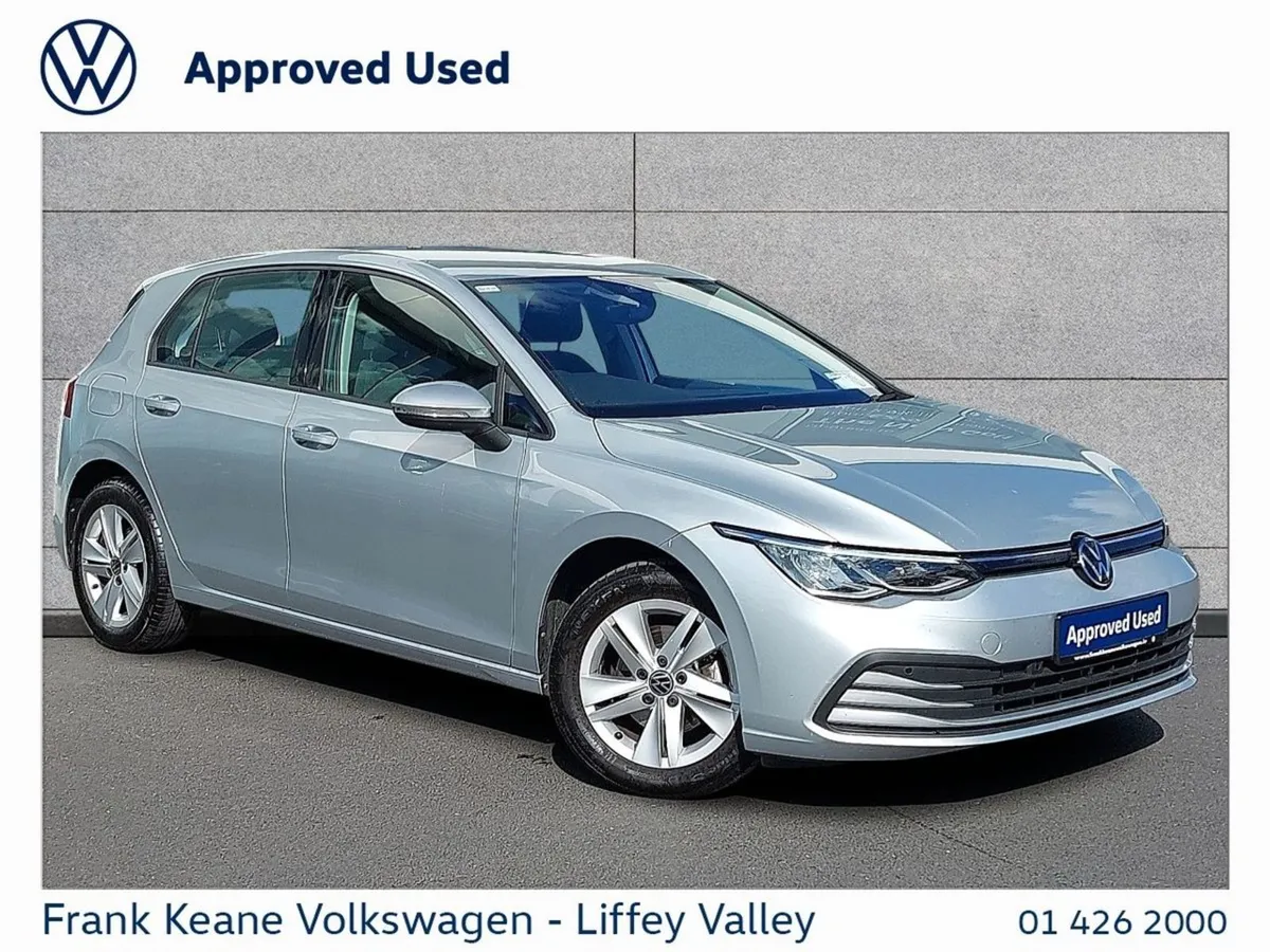 Volkswagen Golf Life 2.0 TDI 115HP  rear View Cam - Image 1