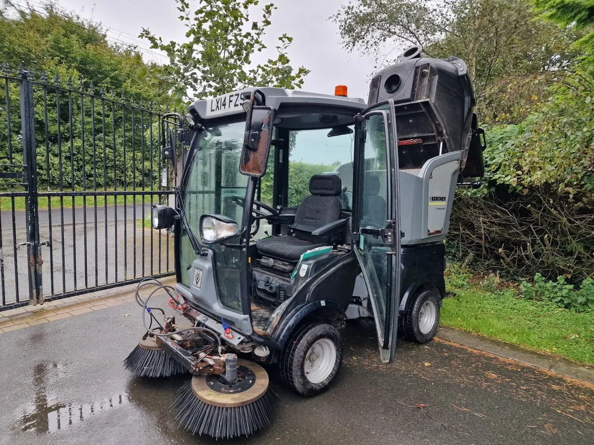 Karcher MC50 diesel road sweeper roadsweeper - Image 1