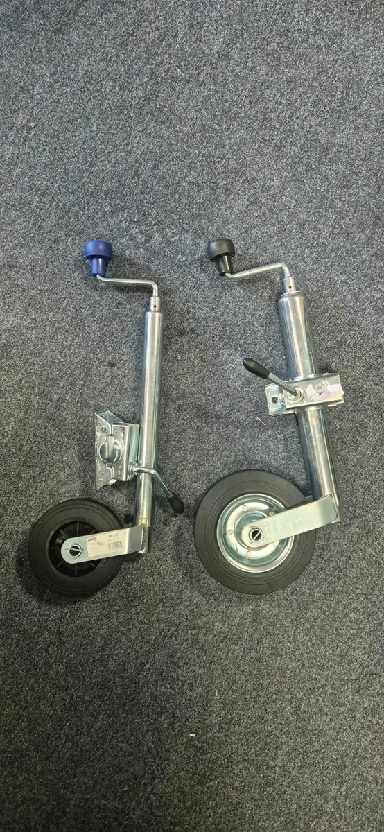 Pick up a jockey wheel with clamp €29