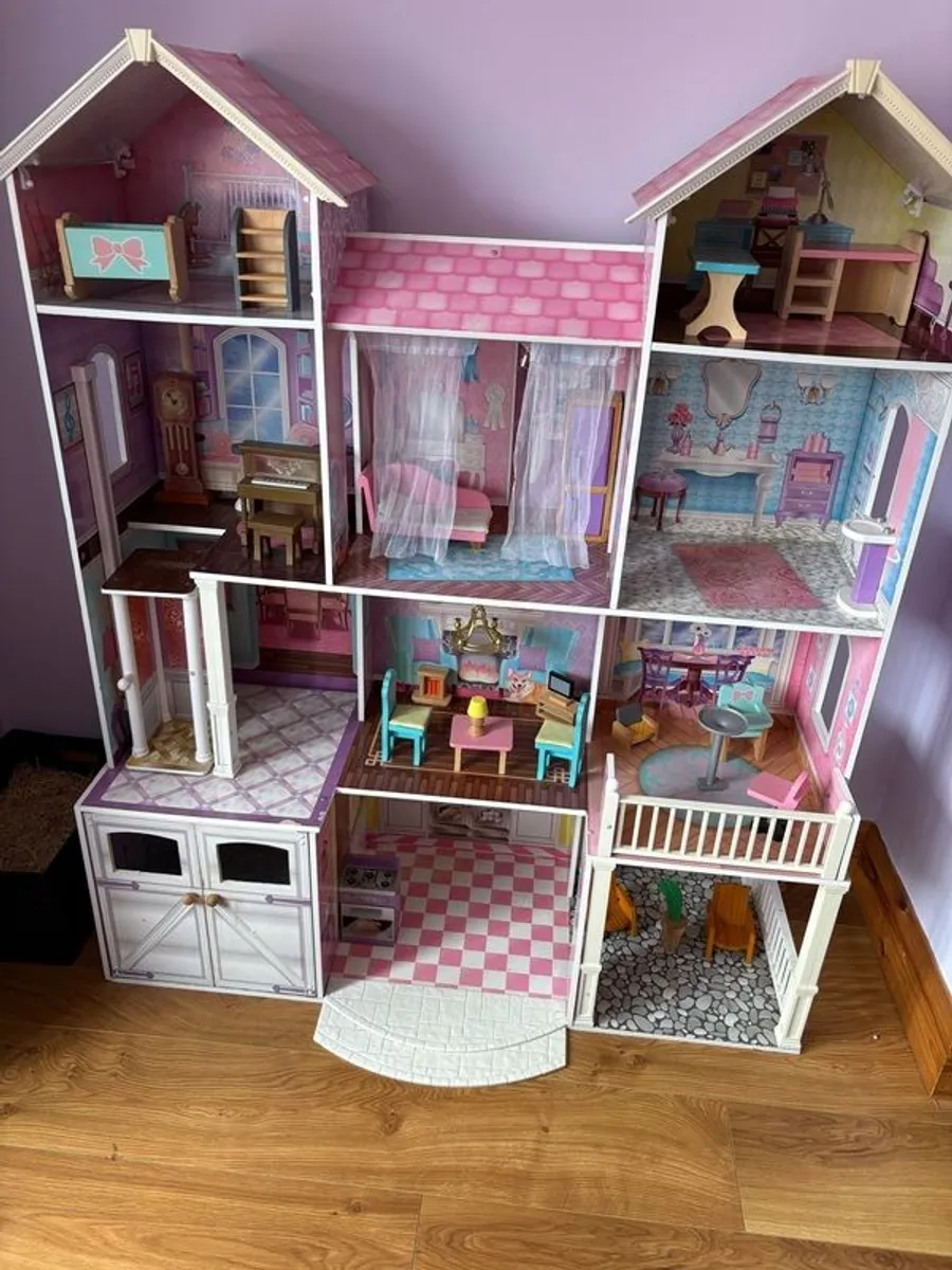 dolls house - Image 1