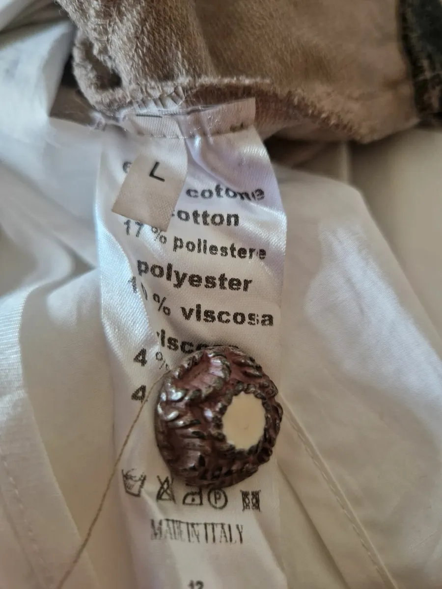 clothing - Image 2