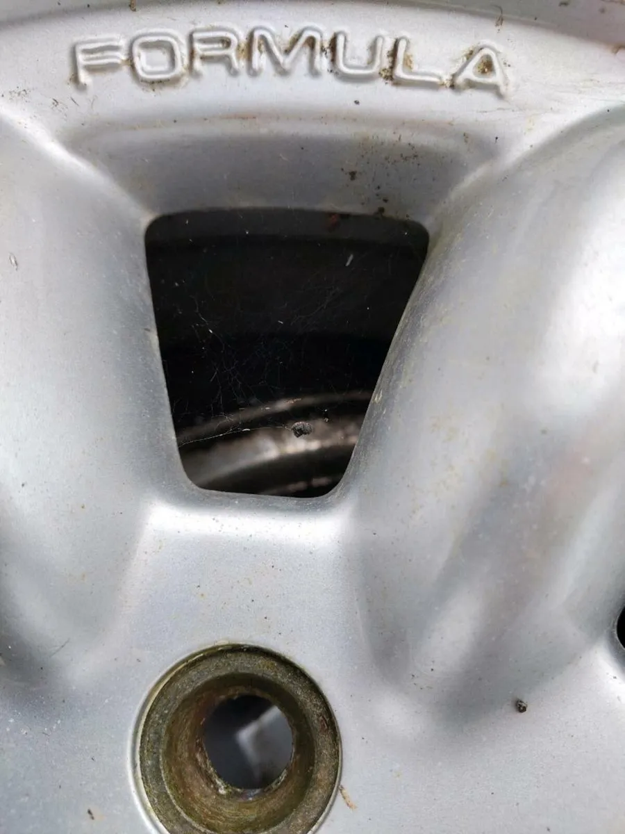 Alloy wheel - Image 3
