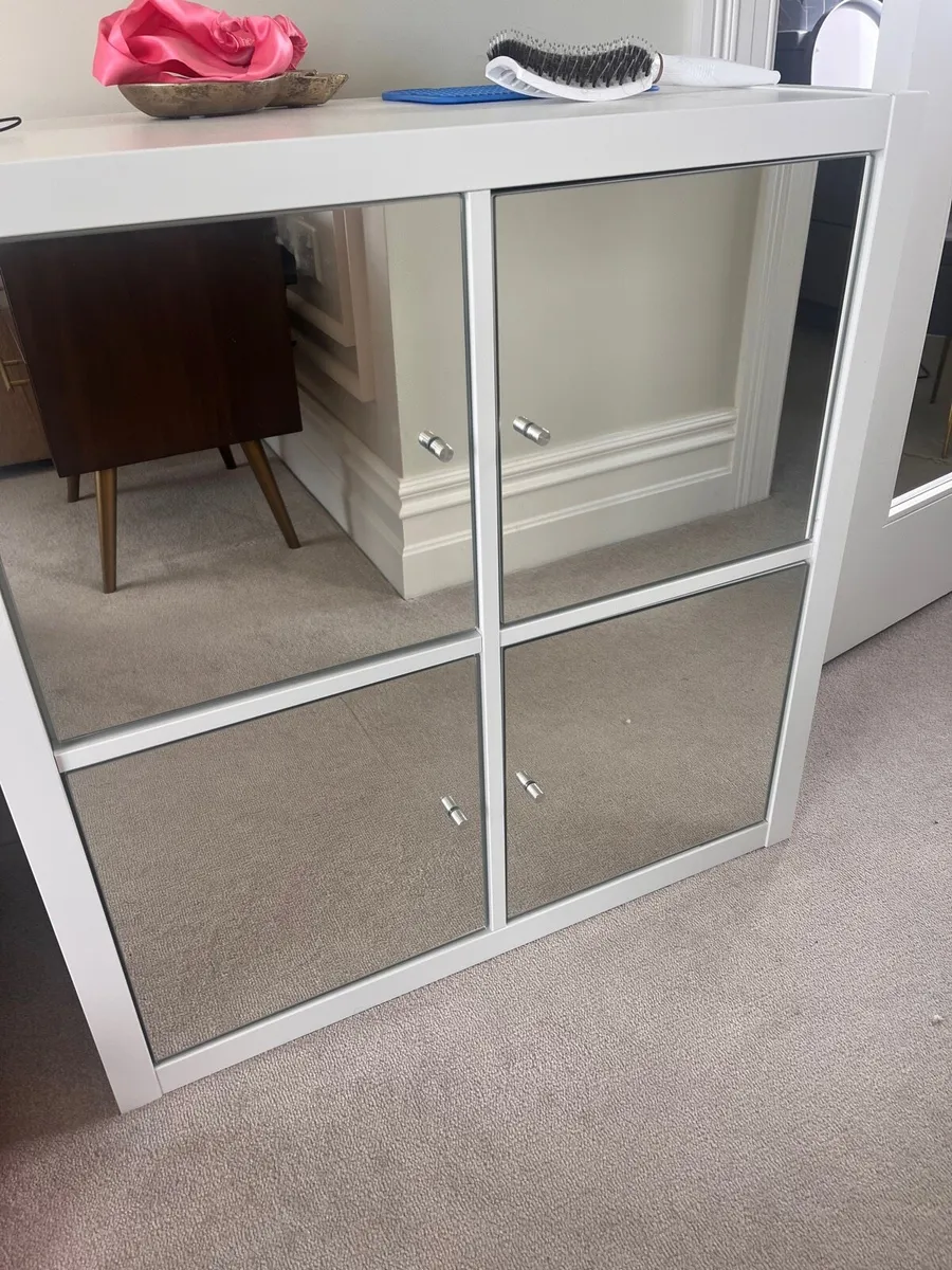 Kallax 4 door unit with mirrored glass doors - Image 1