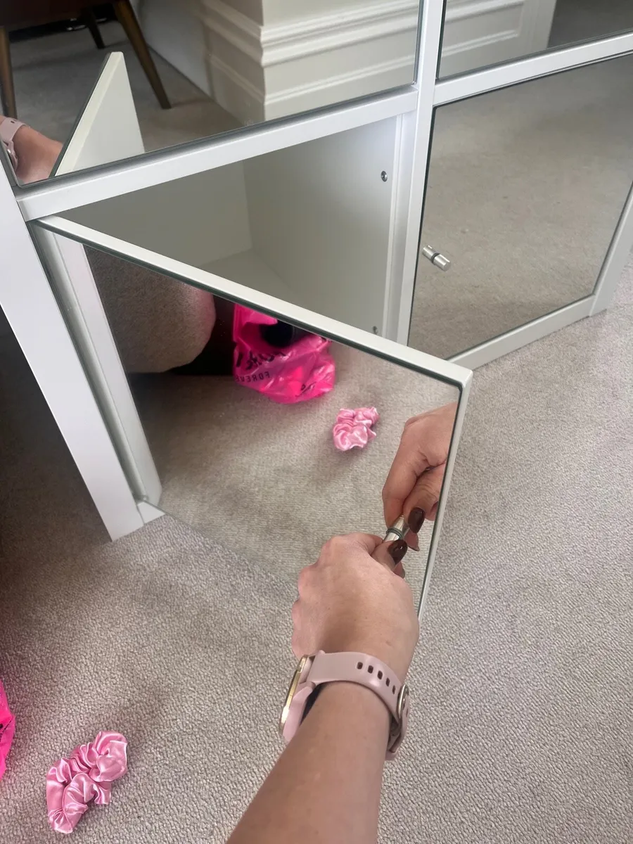 Kallax 4 door unit with mirrored glass doors - Image 2