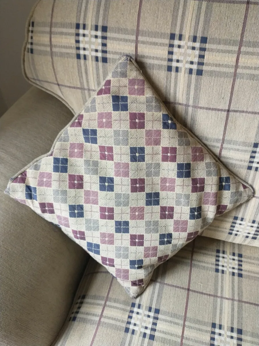 Couch - Image 3