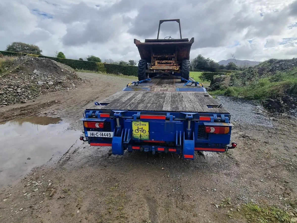DAF CF 2014 Beavertail cheese wedge, Hiab crane - Image 3