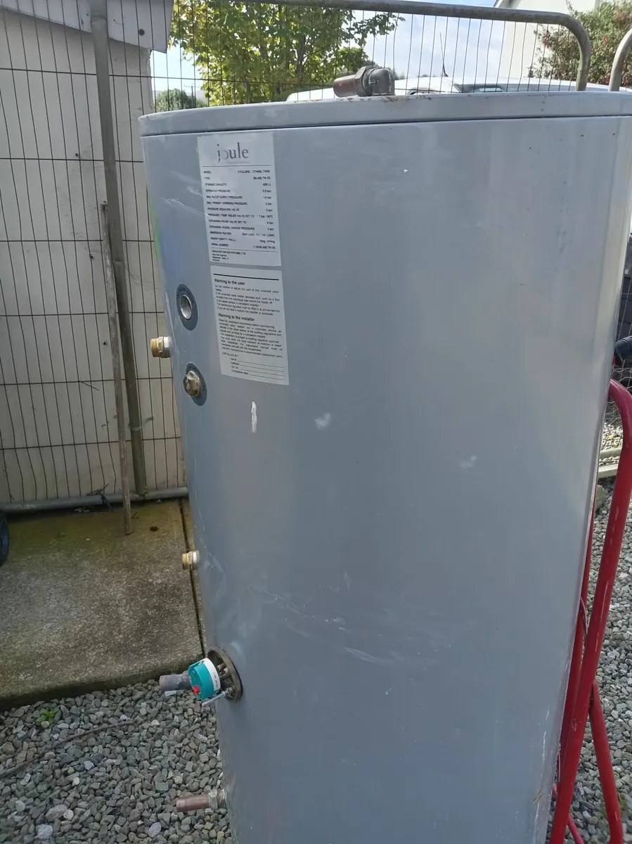 Hot water cylinder - Image 2